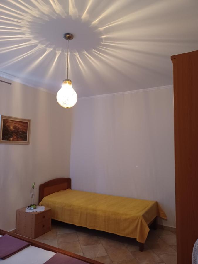 Apartments Ivic Rab Town Exterior foto