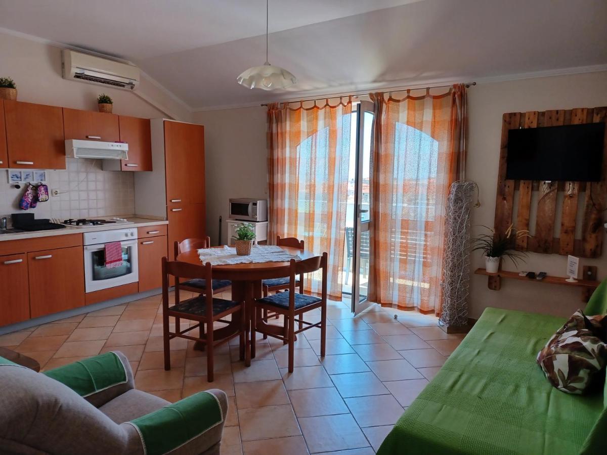 Apartments Ivic Rab Town Exterior foto